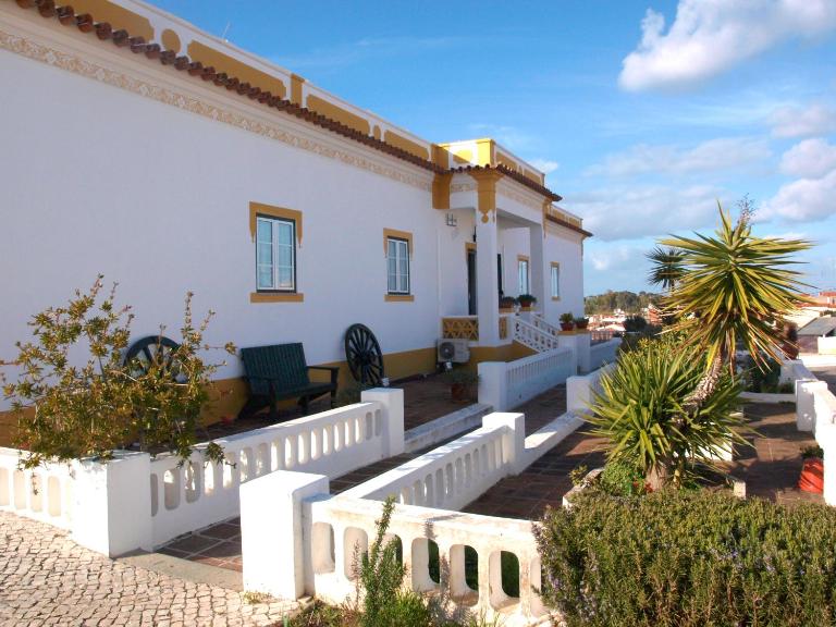 Casa Esquível - Bed and Breakfast Mourão