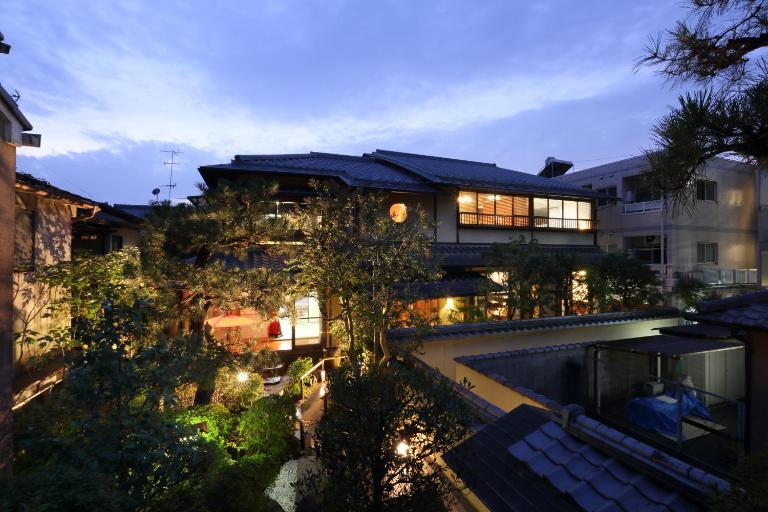 Kyo-machiya Stay WAKA Fushimiinari - Bed and Breakfast Kyoto