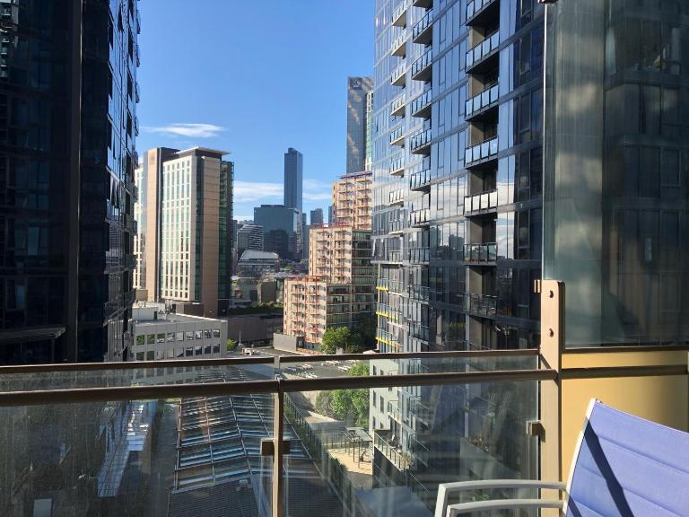 EPIC Private Apartment - B&B Melbourne