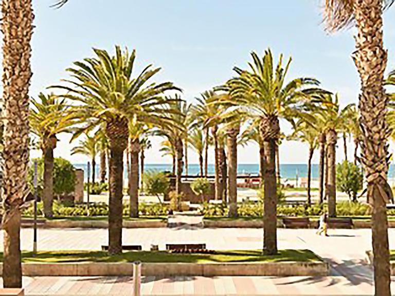 APARTMENT SALOU MAIN BEACH - Bed and Breakfast Salou