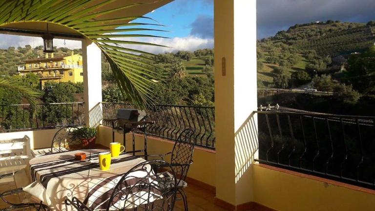 Apartamentos Vista La Maroma - B&B Viñuela