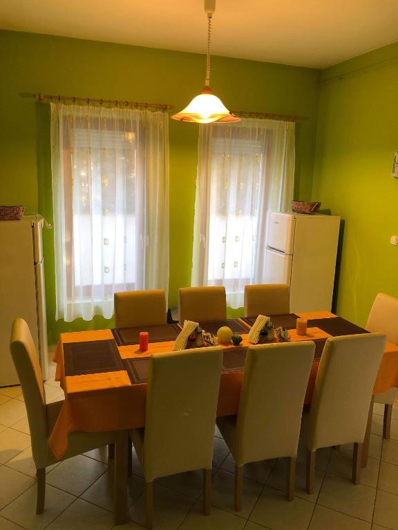 Kristály Apartmanház - Chambres d'hôtes Sárvár