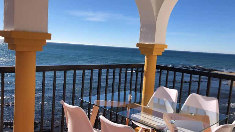 BALCON DEL MAR 2-3 A, APARTAMENT ON THE BEACH FRONT - B&B La Cala De Mijas