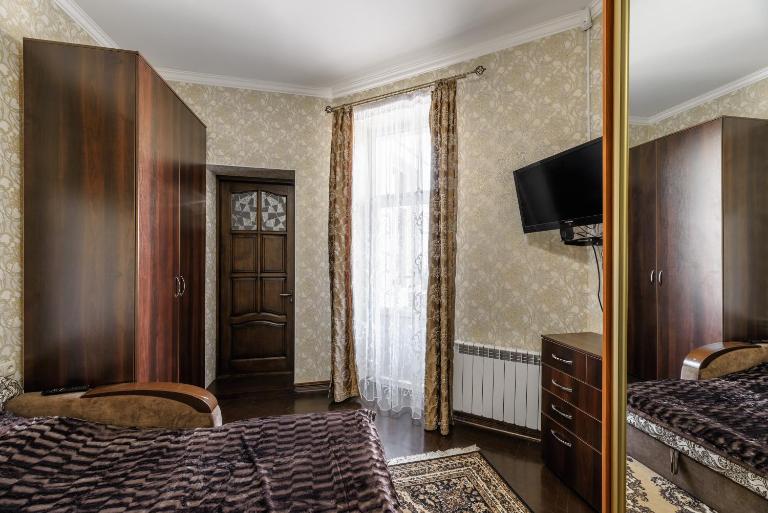 Novyi Svit 4/8 - B&B Leopoli