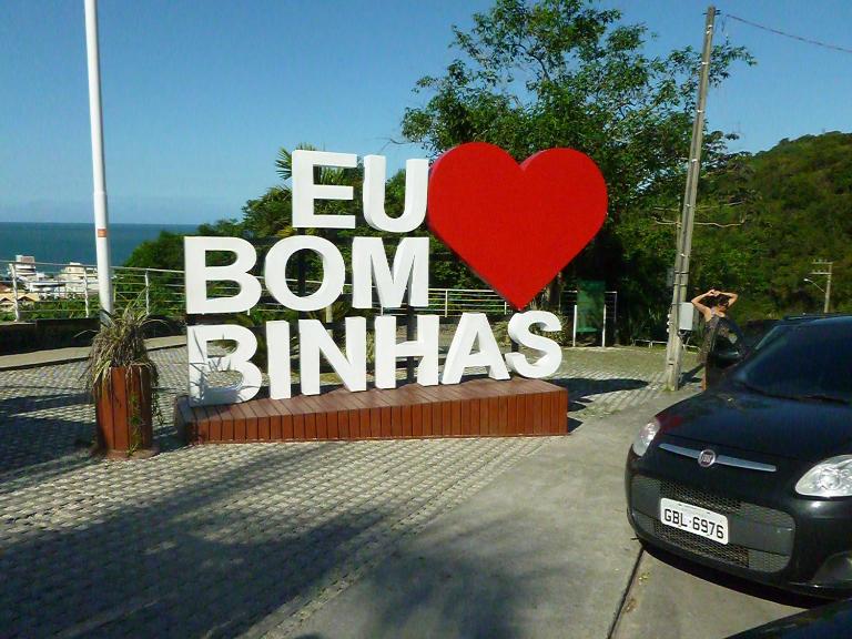 Apartamentos Bombinhas - 140 metros da Praia - B&B Bombinhas