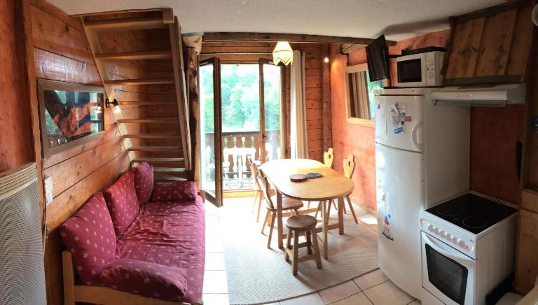 LES CARROZ LE LAYS cosy apartment 40M2 vue montagne plein sud - B&B Les Carroz d'Araches