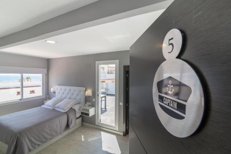 Carihuela Plaza Apartamentos Turisticos - B&B Torremolinos