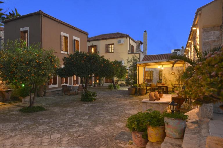 Troullos Traditional Homes - Bed and Breakfast Archanes