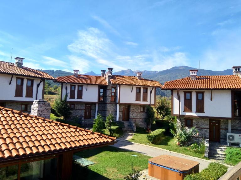 Вила Цветелина, Комплекс Александриa - Bed and Breakfast Dobrinishte