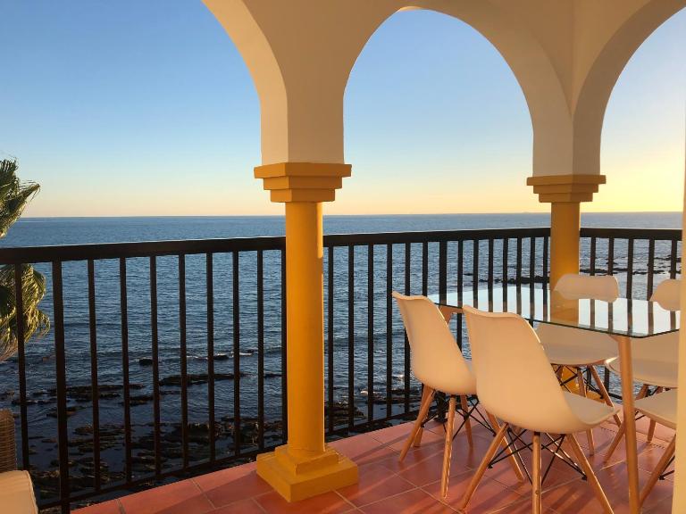 BALCON DEL MAR 2 APARTAMENT ON THE BEACH FRONT - Ferienwohnung Mijas Costa