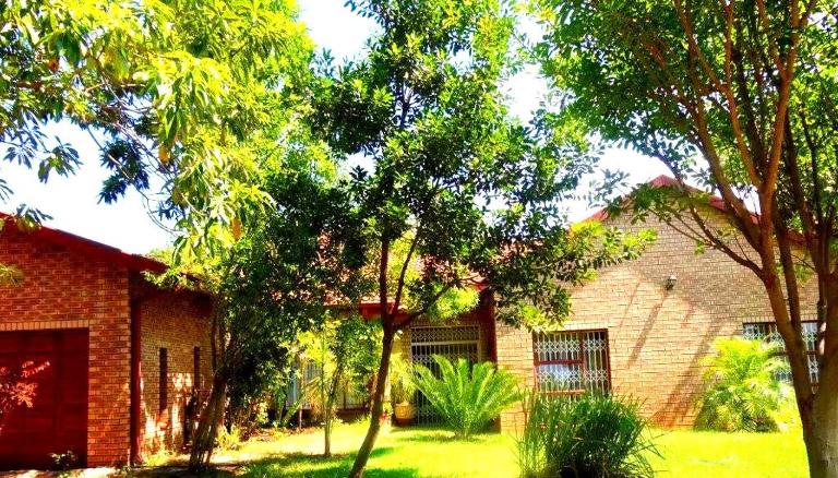 Ankuweni Guest house - B&B Giyani