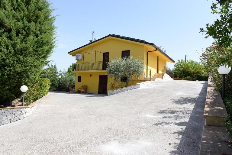 Sicily Bike di Fina Rosario - B&B Serradifalco