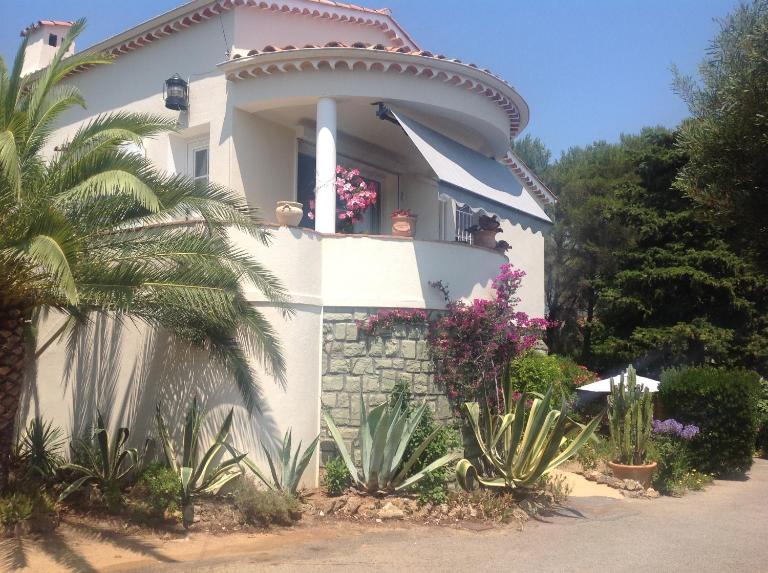 Rez de Villa Pébrier - Chambres d'hôtes Fréjus