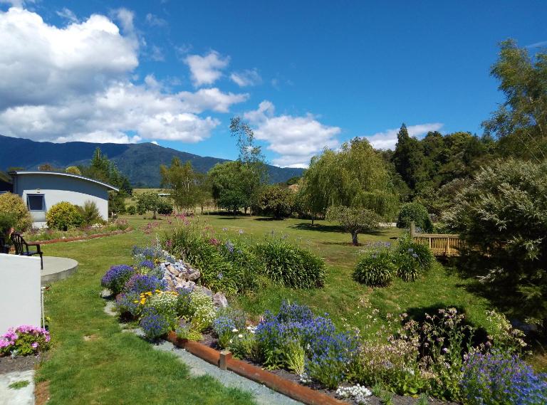 Patons Rock Beach Villas - Bed and Breakfast Takaka