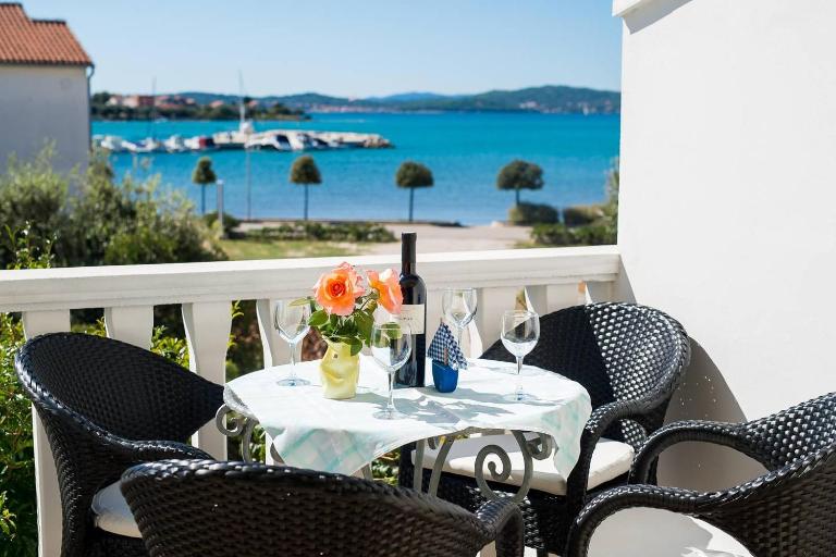 Apartmani Labud - Ferienwohnung Sukošan