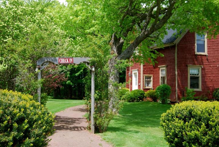 Bugaboo Cottages - B&B Summerside