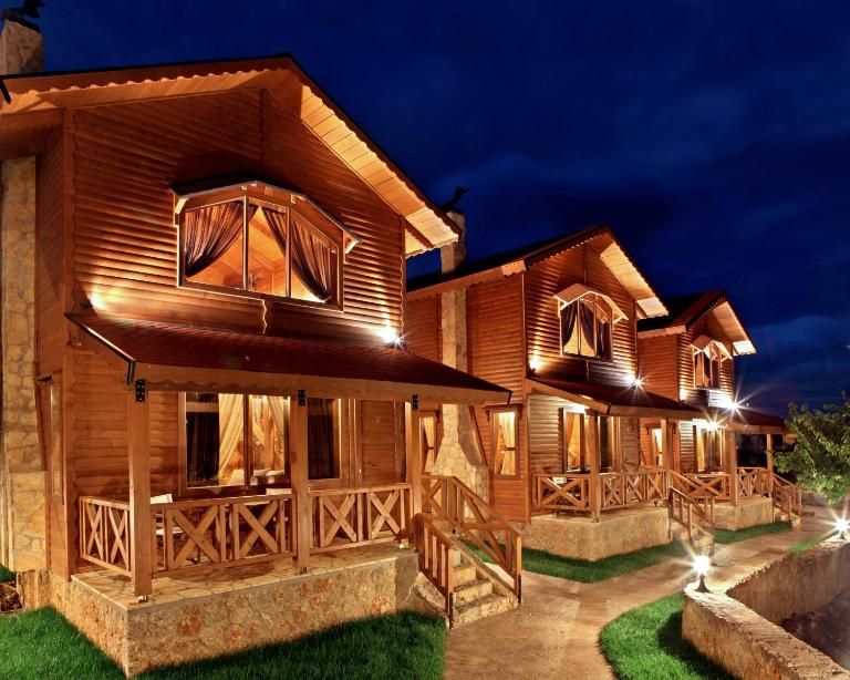 Feggarognemata Suites - B&B Áno Tríkala