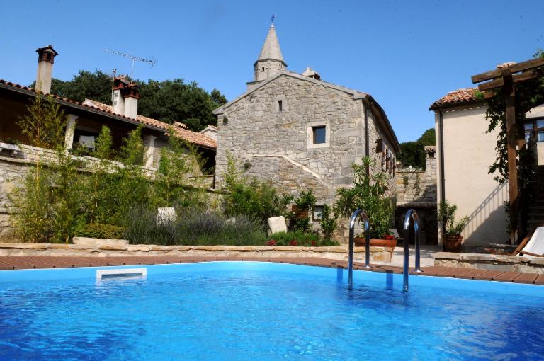 Holiday Homes Poli Svetega Antona - B&B Gračišće
