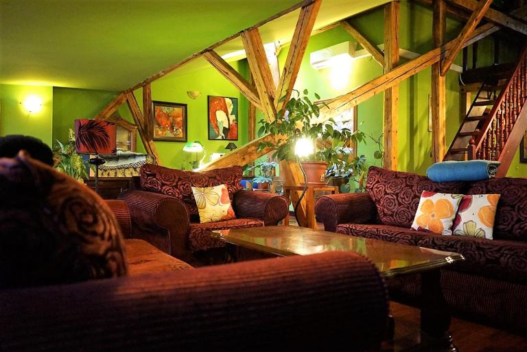 Luxury OldTown Loft 320m2 on Hlavná street - Bed and Breakfast Košice