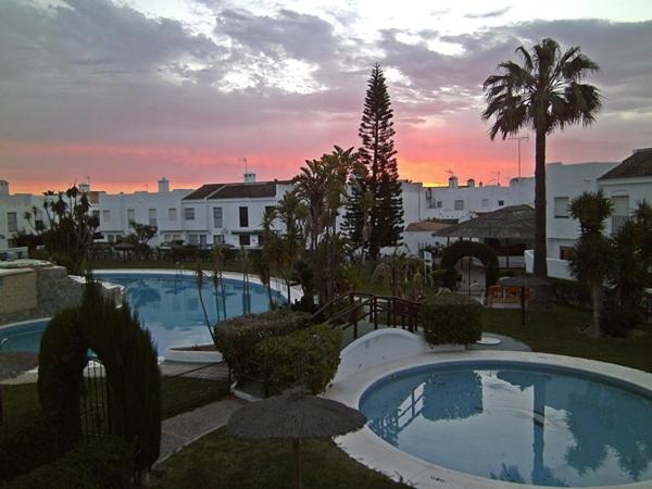 Precioso duplex con piscina en Real de la Barrosa - B&B Chiclana
