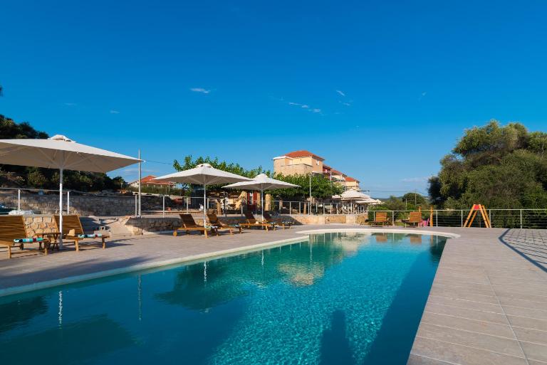Dialiskari Villas - Bed and Breakfast Marathópolis