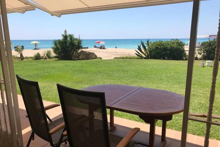 Amazing in front of the sea apartment - Chambres d'hôtes Coma-ruga