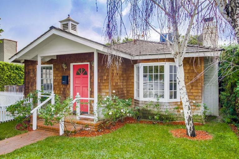 A Touch of Cape Cod in West Hollywood - B&B Los Angeles