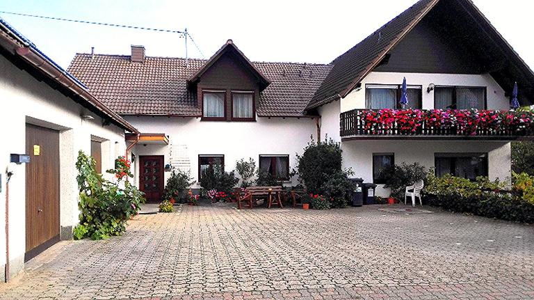 Gästehaus Siener - Bed and Breakfast Weyher