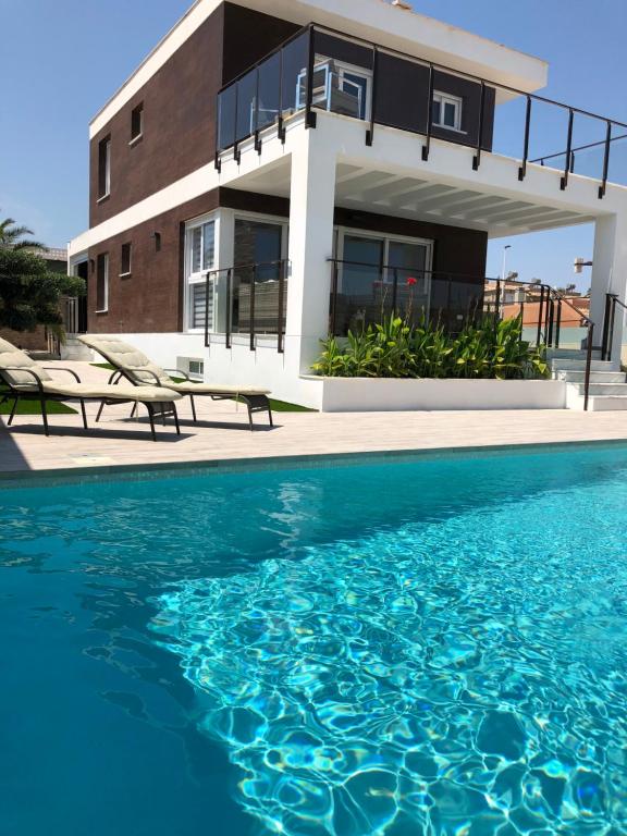 Villa Mondrian - B&B Puertomarín