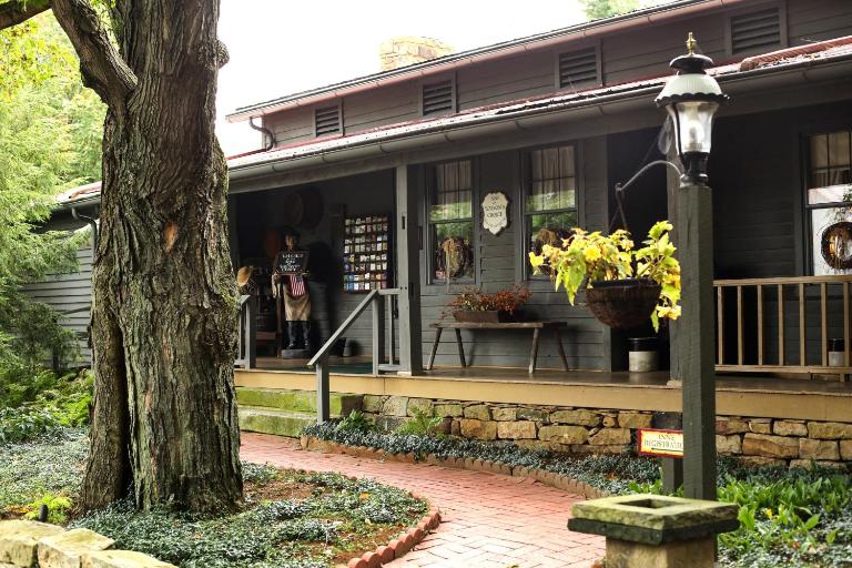 Deer Creek Winery at Watson Estate - B&B Uniontown