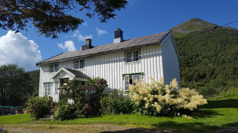Gammelstua på Storsæter Gård - B&B Engelia