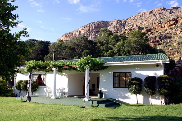 Kunje Guesthouse - B&B Op-die-Berg