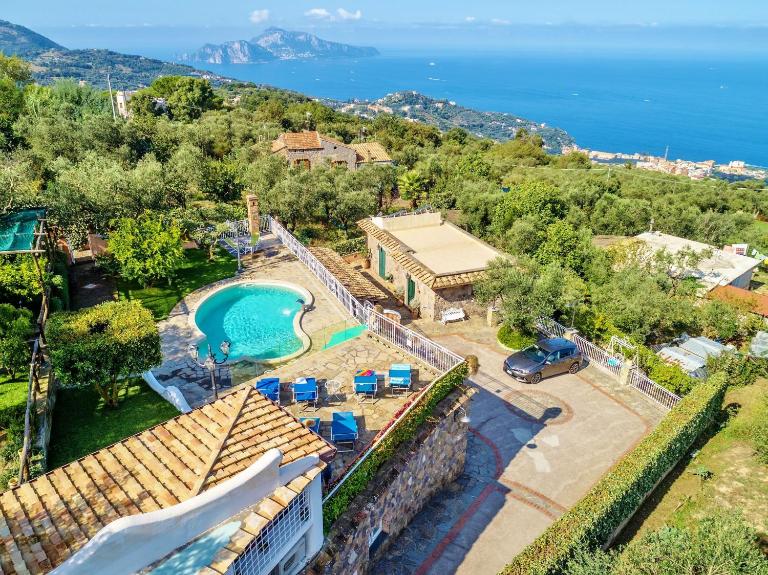 Villa Marika - PRIVATE HEATED POOL - B&B Massa Lubrense