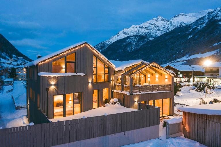 Ferienhaus zum Stubaier Gletscher - Dorf - Ferienwohnung Neustift im Stubaital