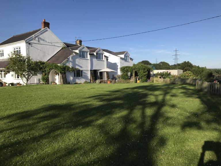 Brynawel Farm B&B - B&B Pontlliw