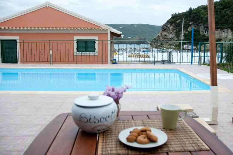 Akis Apartments - Chambres d'hôtes Palaiokastrítsa