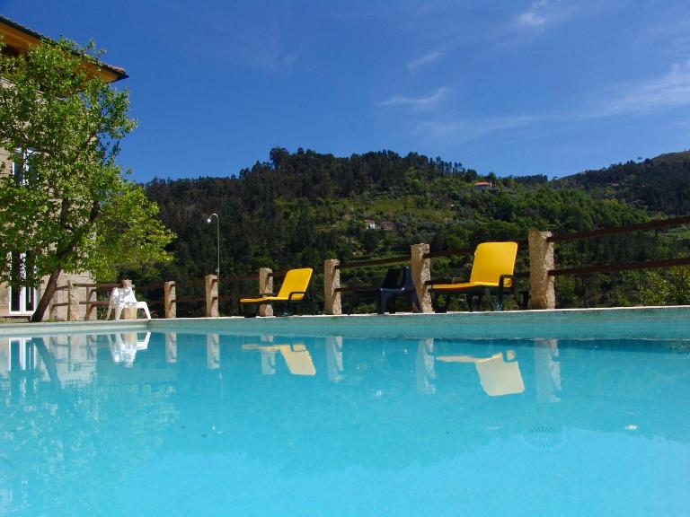 Quinta Casal De Vila Pouca - Chambres d'hôtes Cinfães