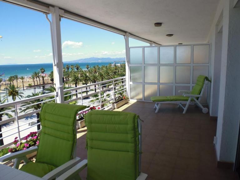 Zeus Alexis Frontal - Bed and Breakfast Salou