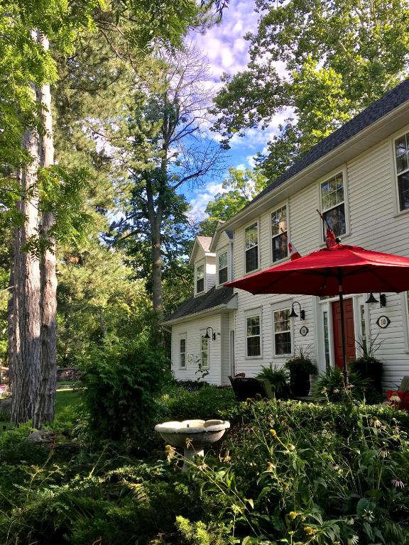 Darlington House Bed and Breakfast - Bed and Breakfast Niagara-on-the-Lake