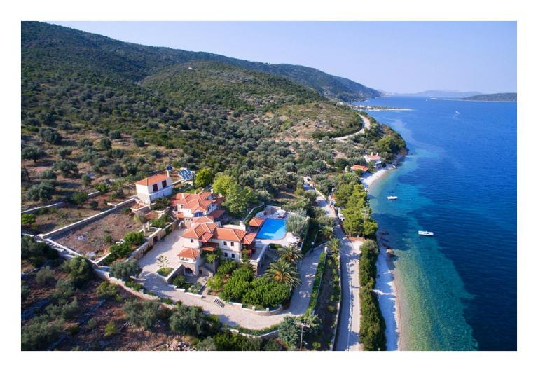 Alonissos beach villa 5 steps away from the sea - B&B Kalamákia
