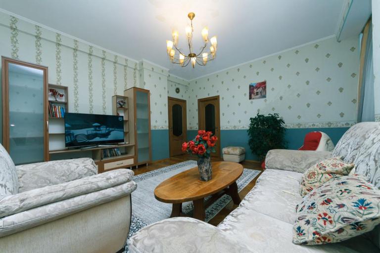 Three-room apartments at the Polytechnic Institute - Ferienwohnung Kyjiw