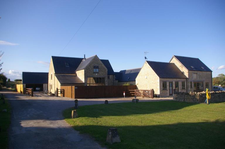 Ty Nant Cottages and Suites - Bed and Breakfast Carterton