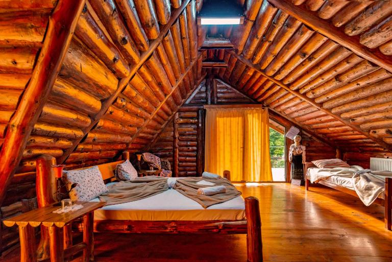Raiul de pe Rau - Bed and Breakfast Moroeni