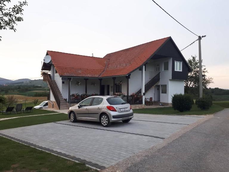 Guesthouse Andja - Bed and Breakfast Smoljanac
