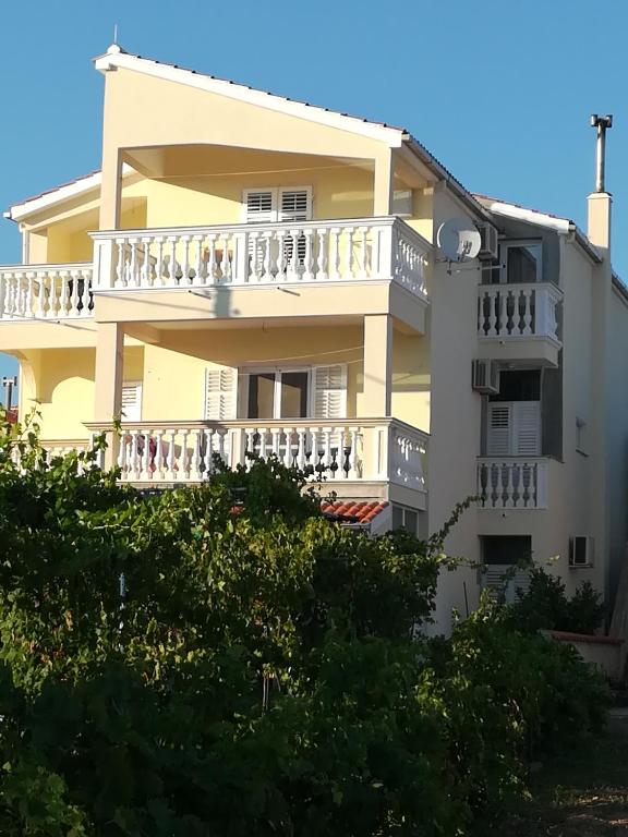 Apartments Vinka Tribunj - Ferienwohnung Tribunj