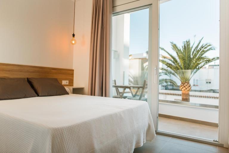 Apartamentos ZHR - B&B Zahara de los Atunes