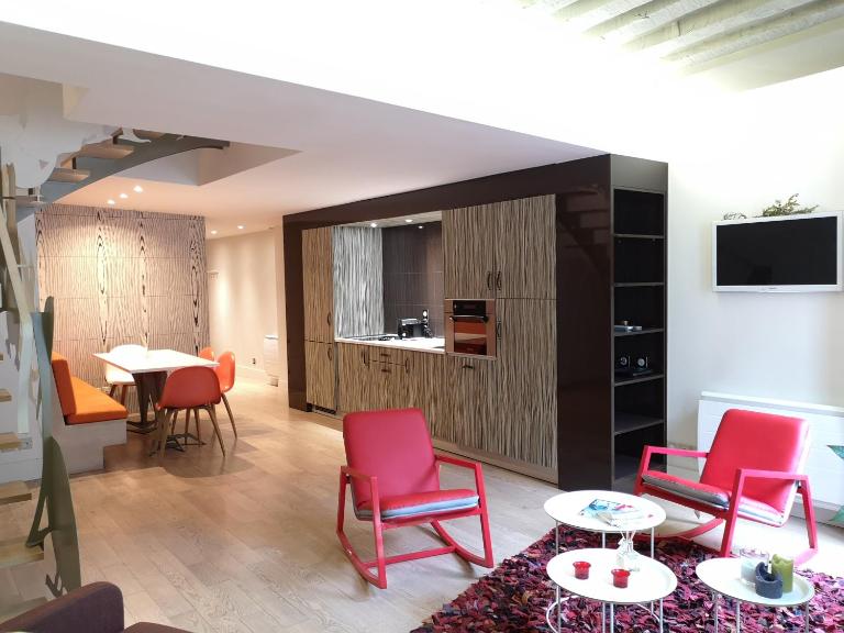 Beautiful duplex in the center of Paris - B&B Paris