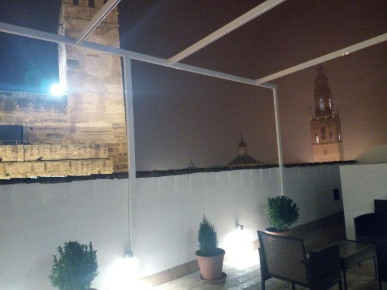 APARTAMENTO PUERTA SEVILLA - Bed and Breakfast Carmona