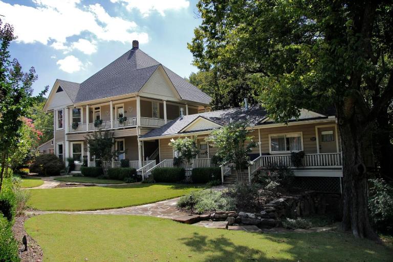 Heartstone Inn - B&B Eureka Springs