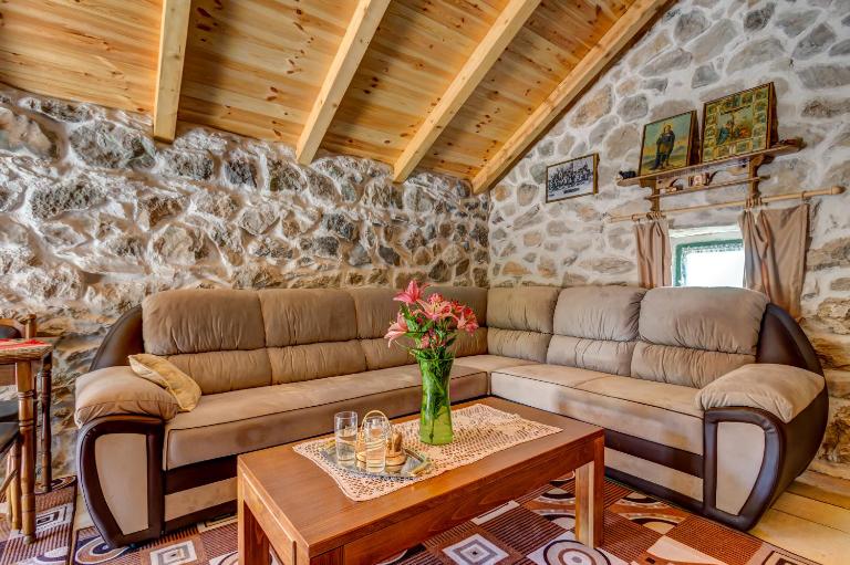 Ethno House Kosic - B&B Castelnuovo di Cattaro